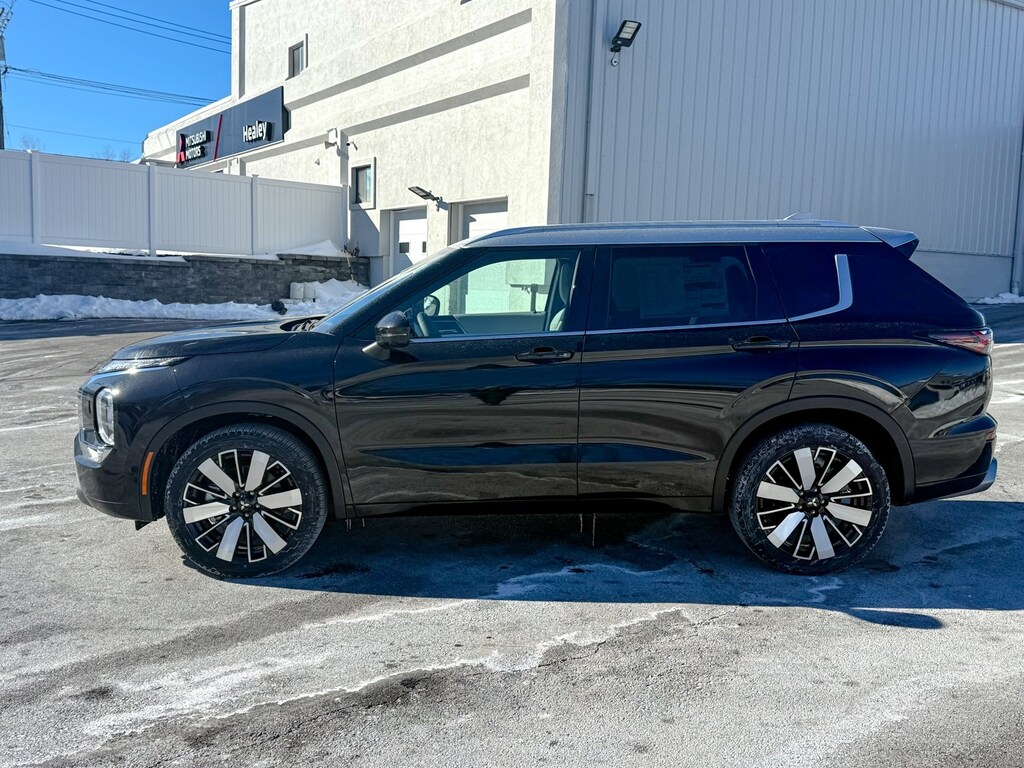 New 2025 Mitsubishi Outlander Platinum Edition SUV