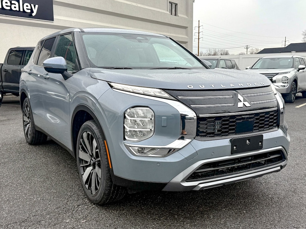 New 2026 Mitsubishi Outlander SE SUV