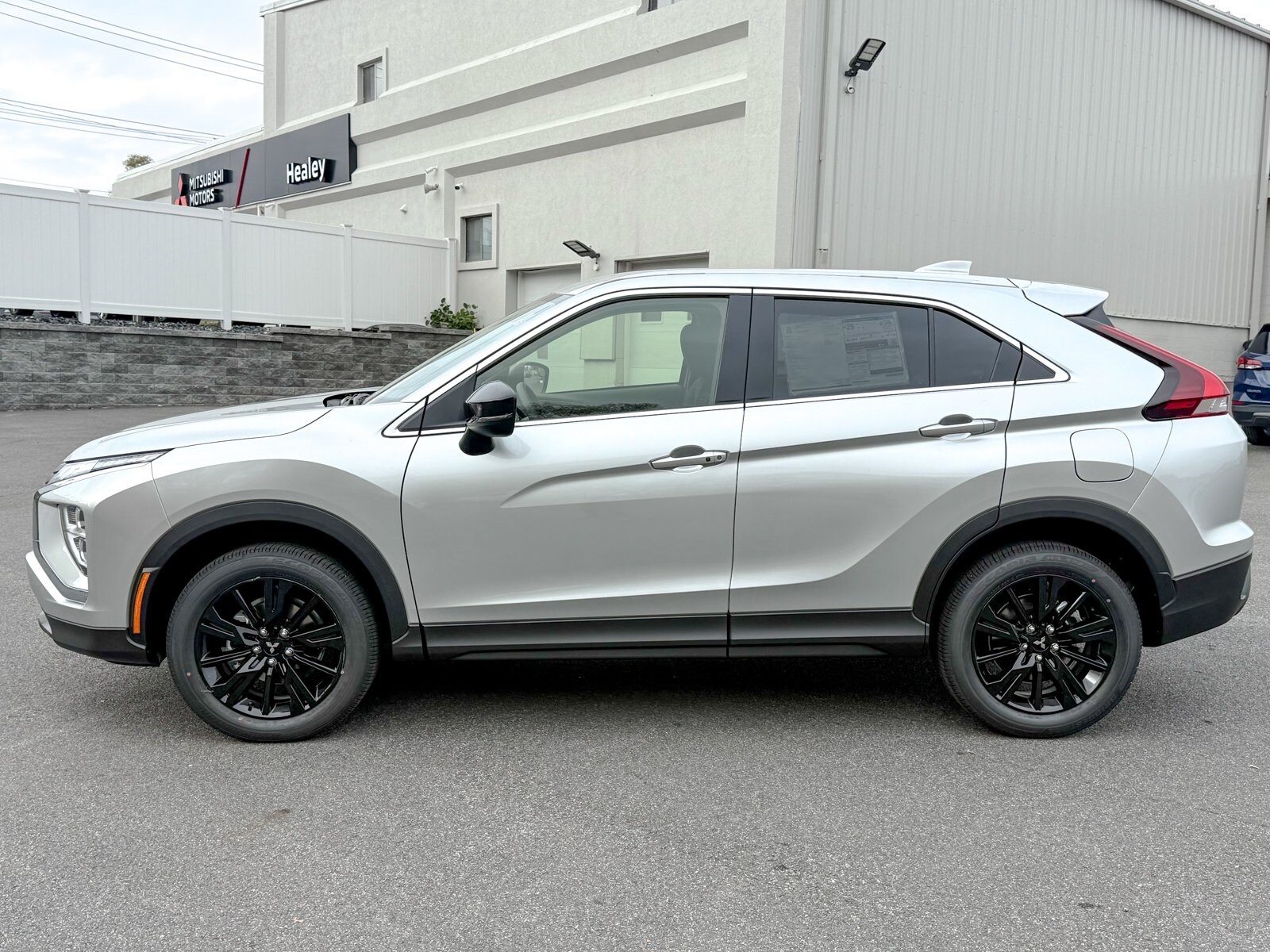 2026 Mitsubishi Eclipse Cross LE Ralliart photo 2