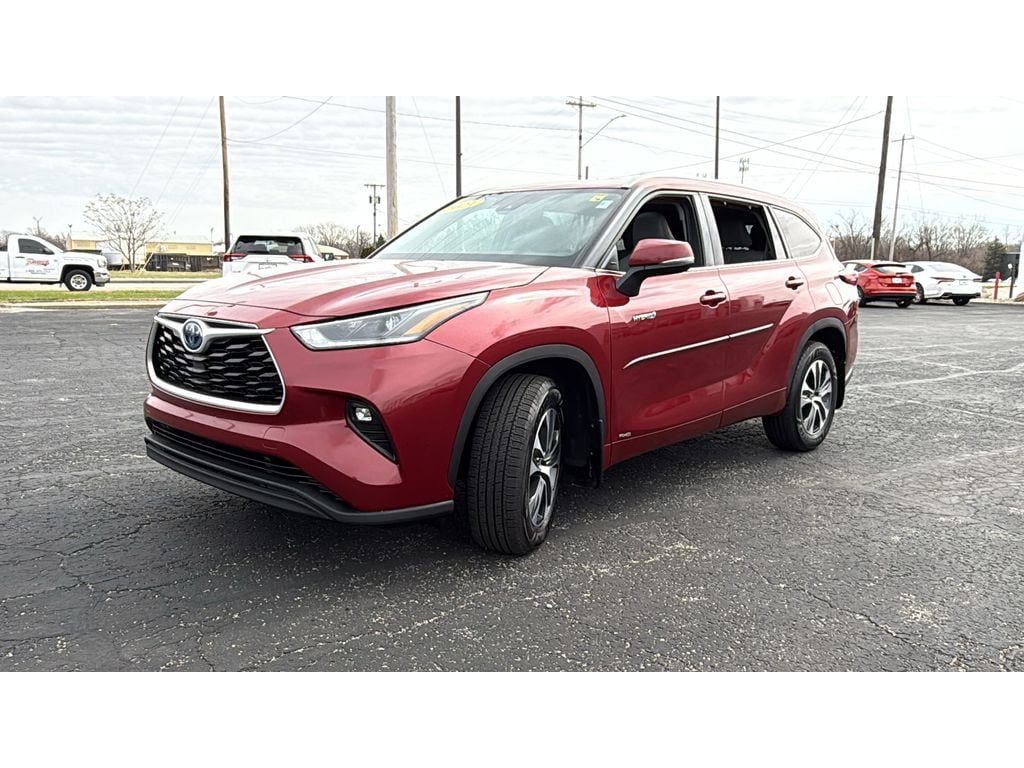 Used 2021 Toyota Highlander Hybrid Hybrid XLE Sport Utility