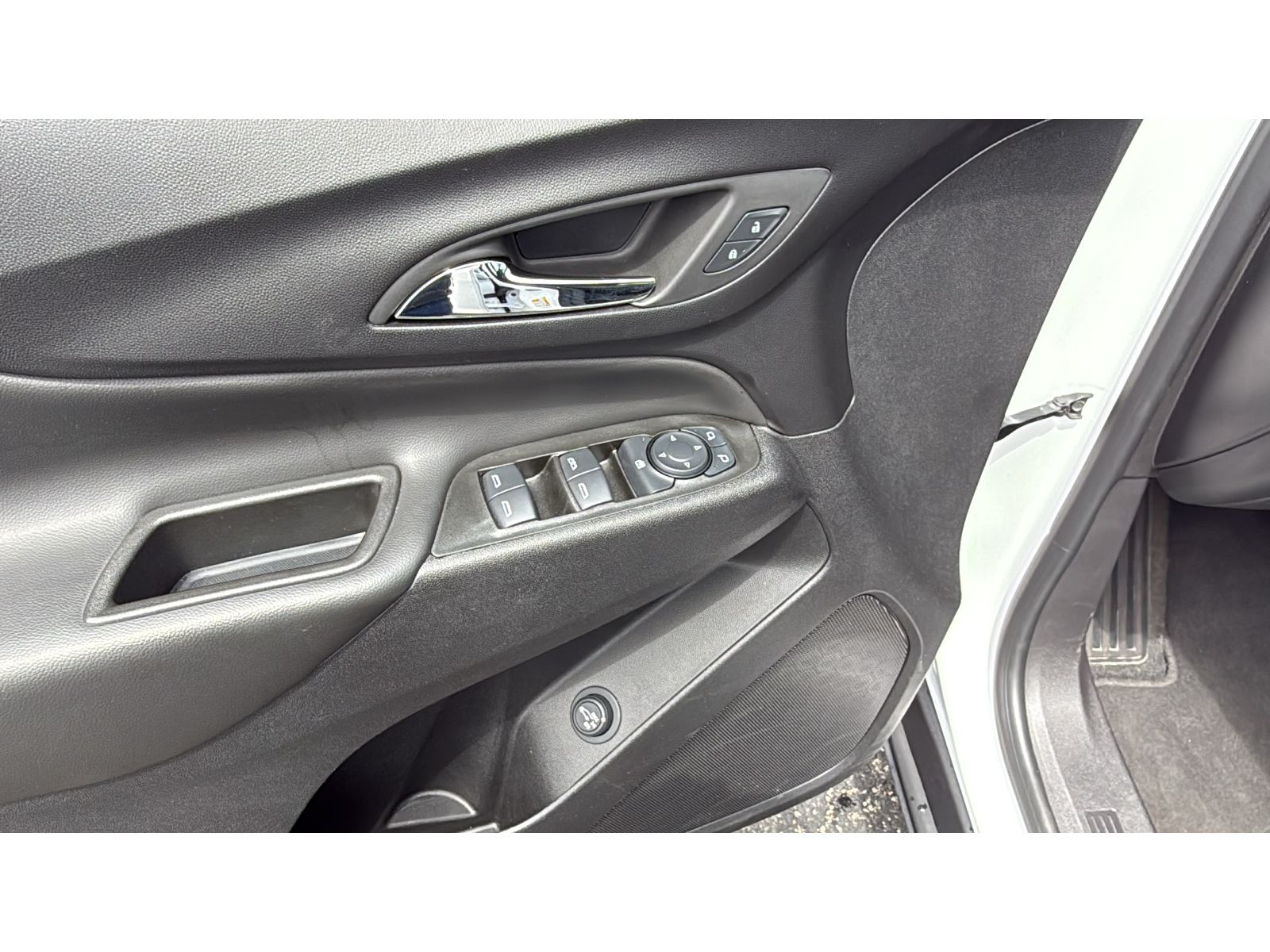 2024 Chevrolet Equinox LT - Photo 15
