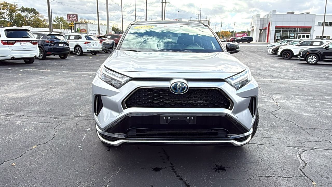 2022 Toyota RAV4 Prime XSE photo 2