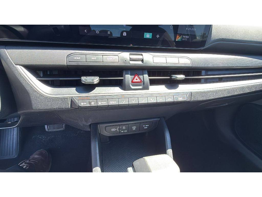 2025 Kia K4 LXS - Photo 19