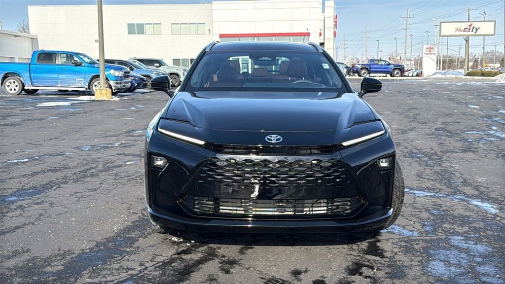 New 2025 Toyota Crown Signia Limited LIMITED