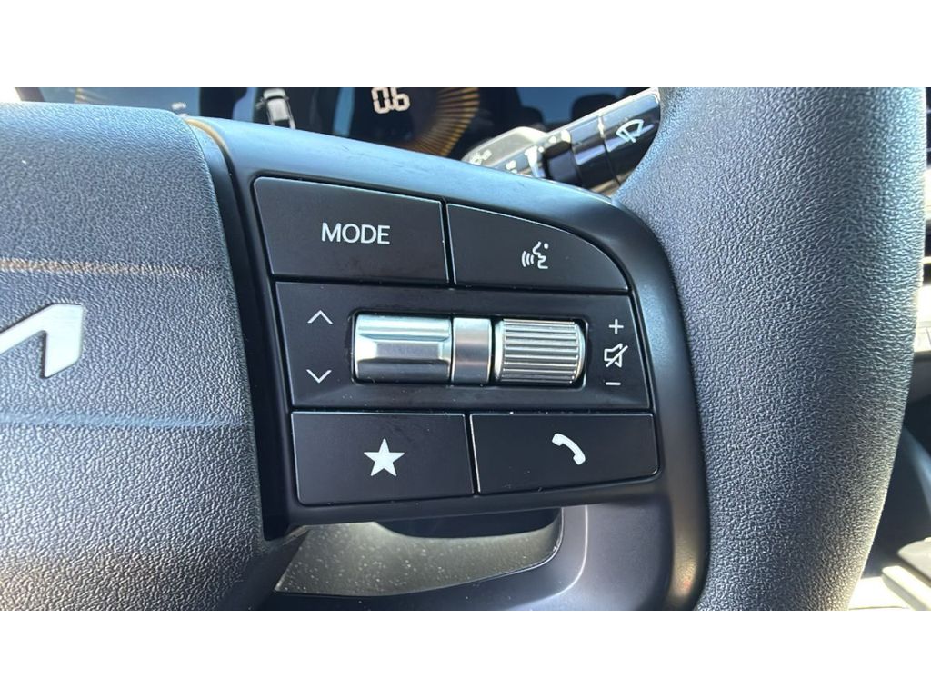 2025 Kia K4 LXS - Photo 22