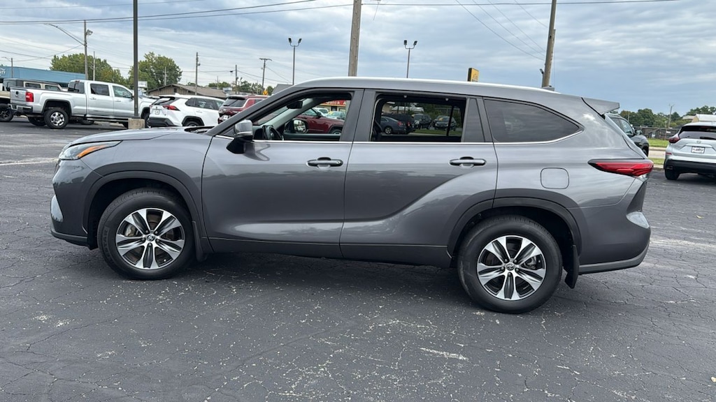 Certified 2023 Toyota Highlander XLE Sport Utility