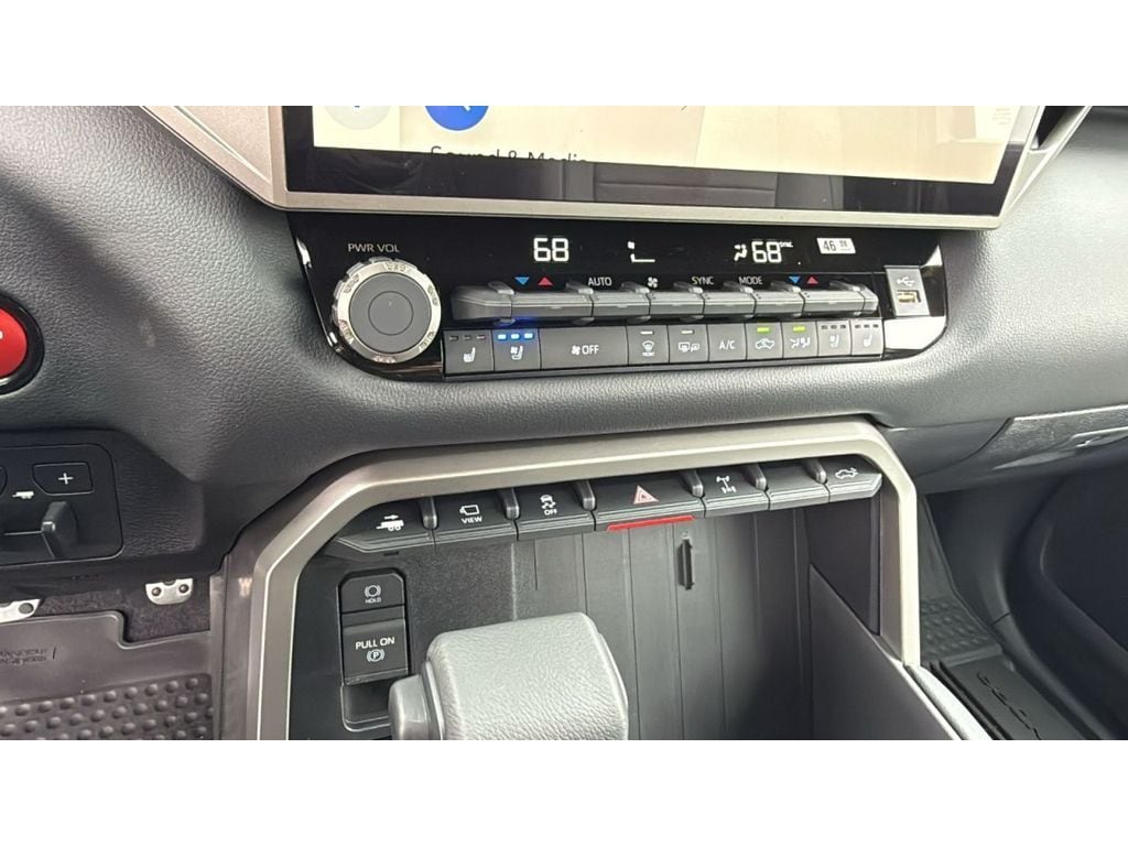2026 Toyota Tundra Limited - Photo 18