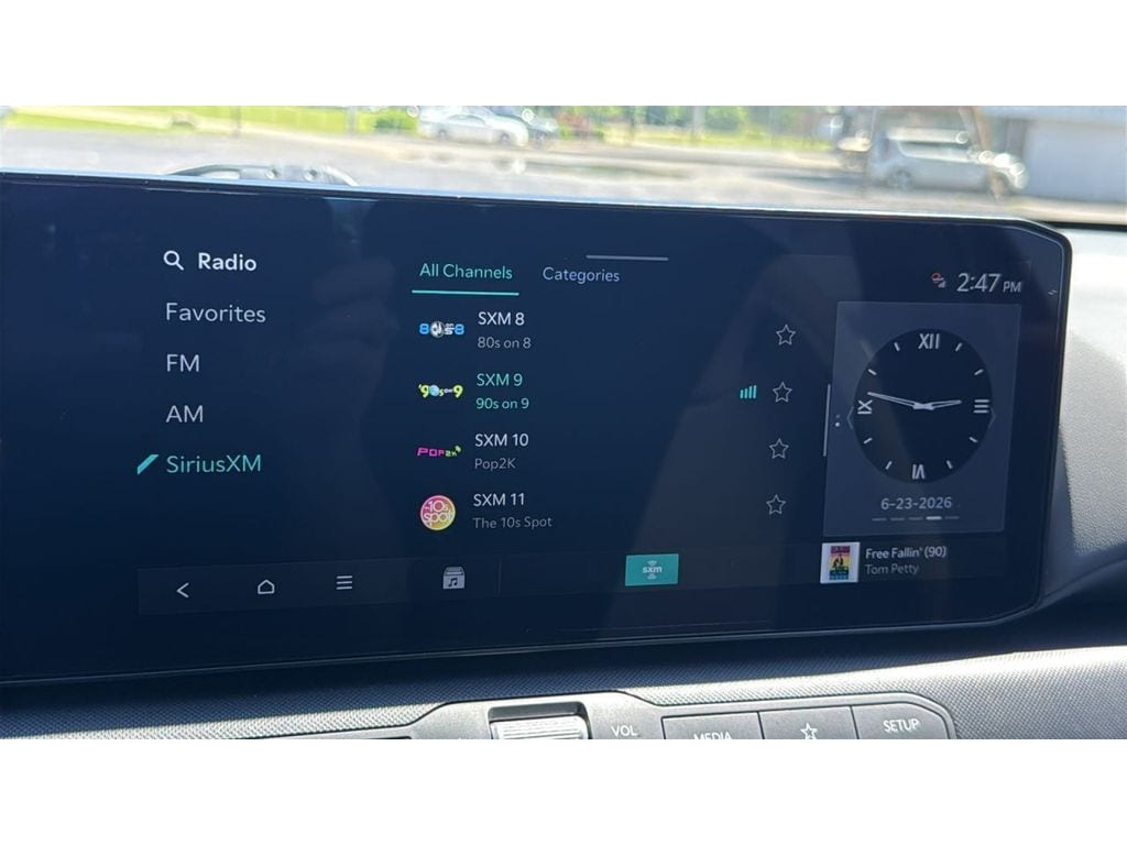 2025 Kia K4 LXS - Photo 18