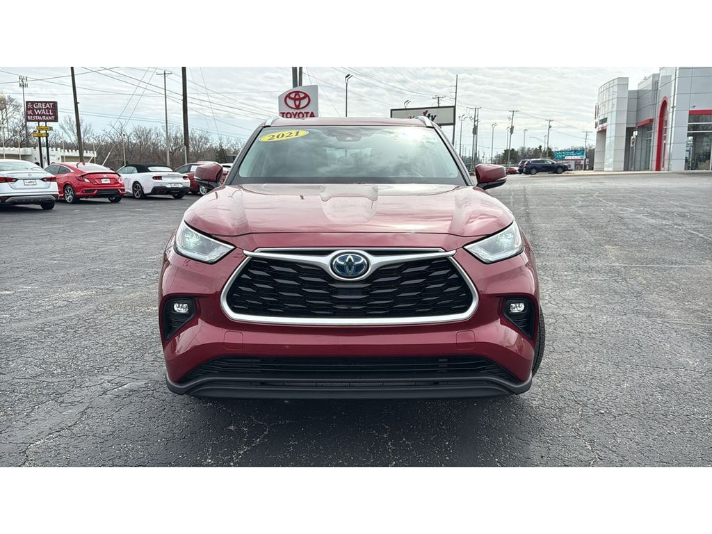 Used 2021 Toyota Highlander Hybrid Hybrid XLE Sport Utility