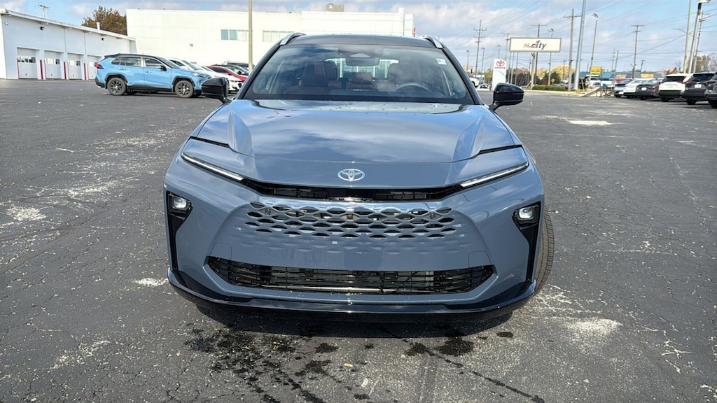 New 2025 Toyota Crown Signia Limited LIMITED