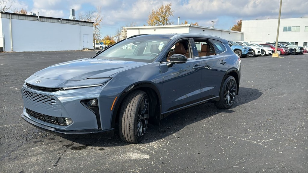 New 2025 Toyota Crown Signia Limited LIMITED