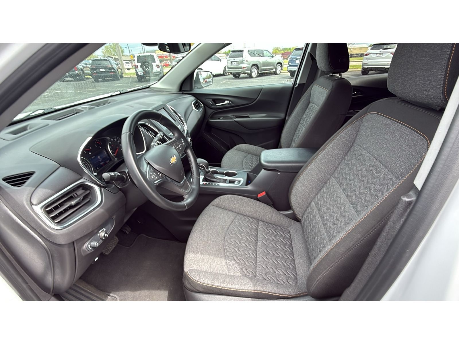 2024 Chevrolet Equinox LT - Photo 30