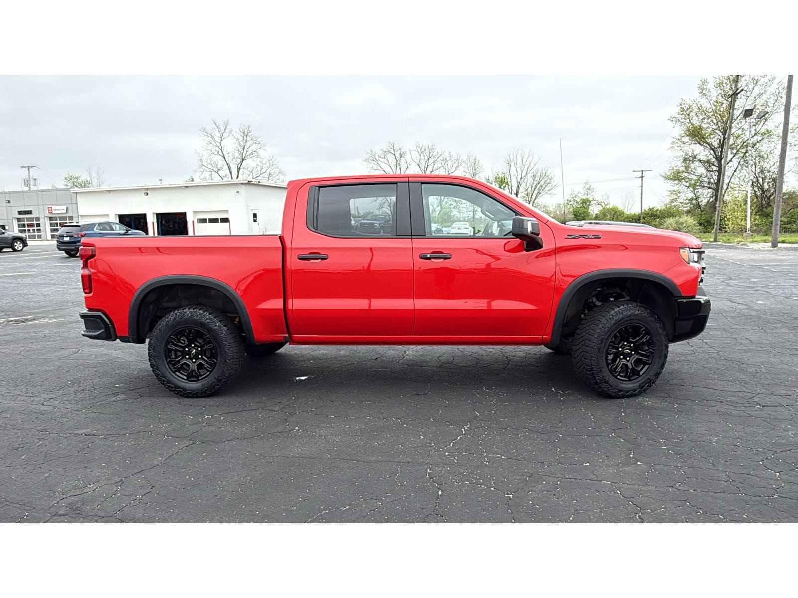 2025 Chevrolet Silverado 1500 ZR2 - Photo 9