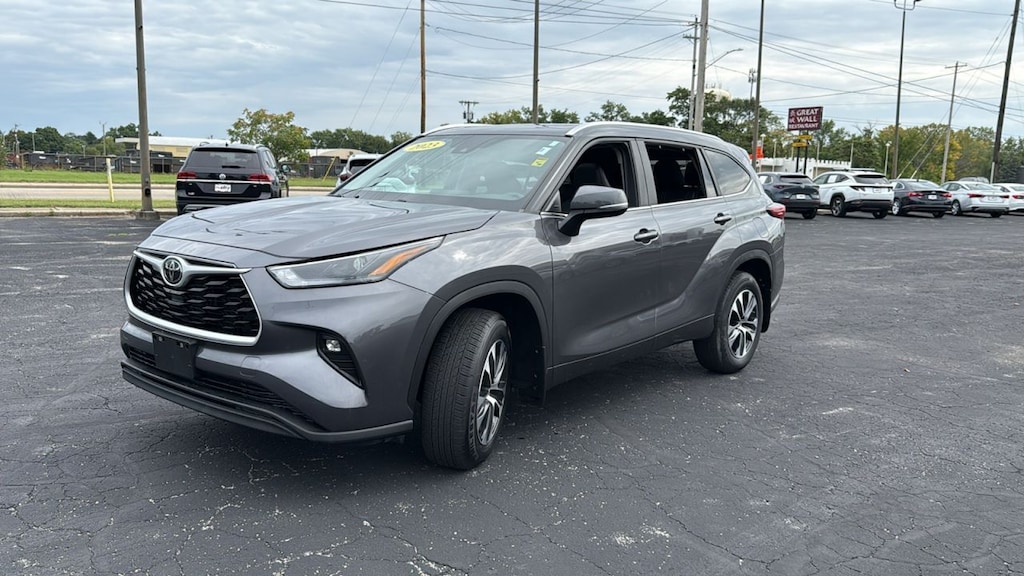 Certified 2023 Toyota Highlander XLE Sport Utility