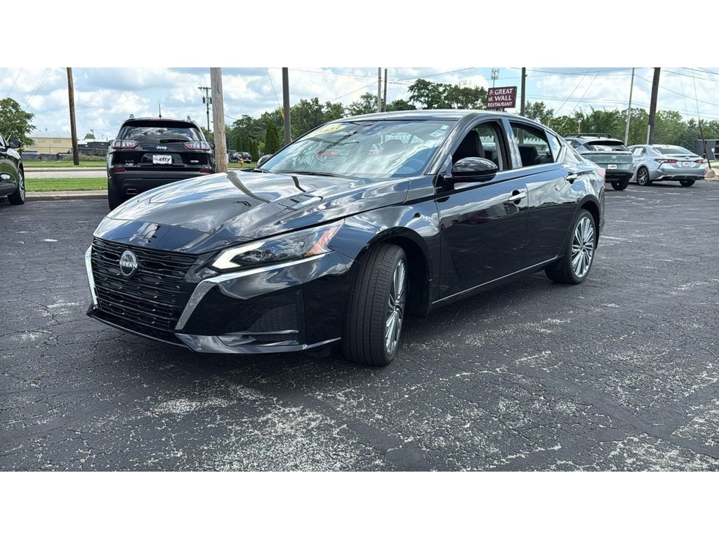 Used 2023 Nissan Altima 2.5 SL Sedan
