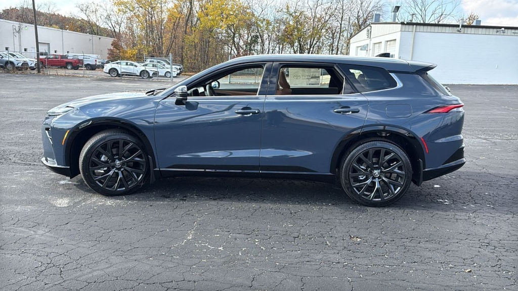 New 2025 Toyota Crown Signia Limited LIMITED