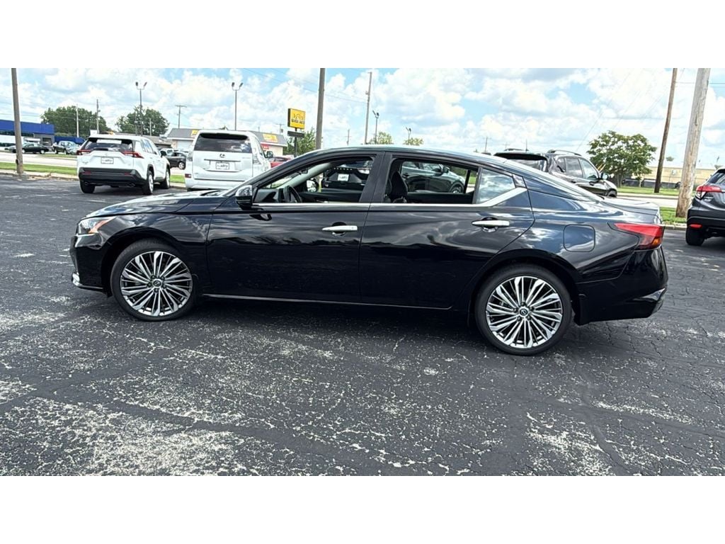 Used 2023 Nissan Altima 2.5 SL Sedan