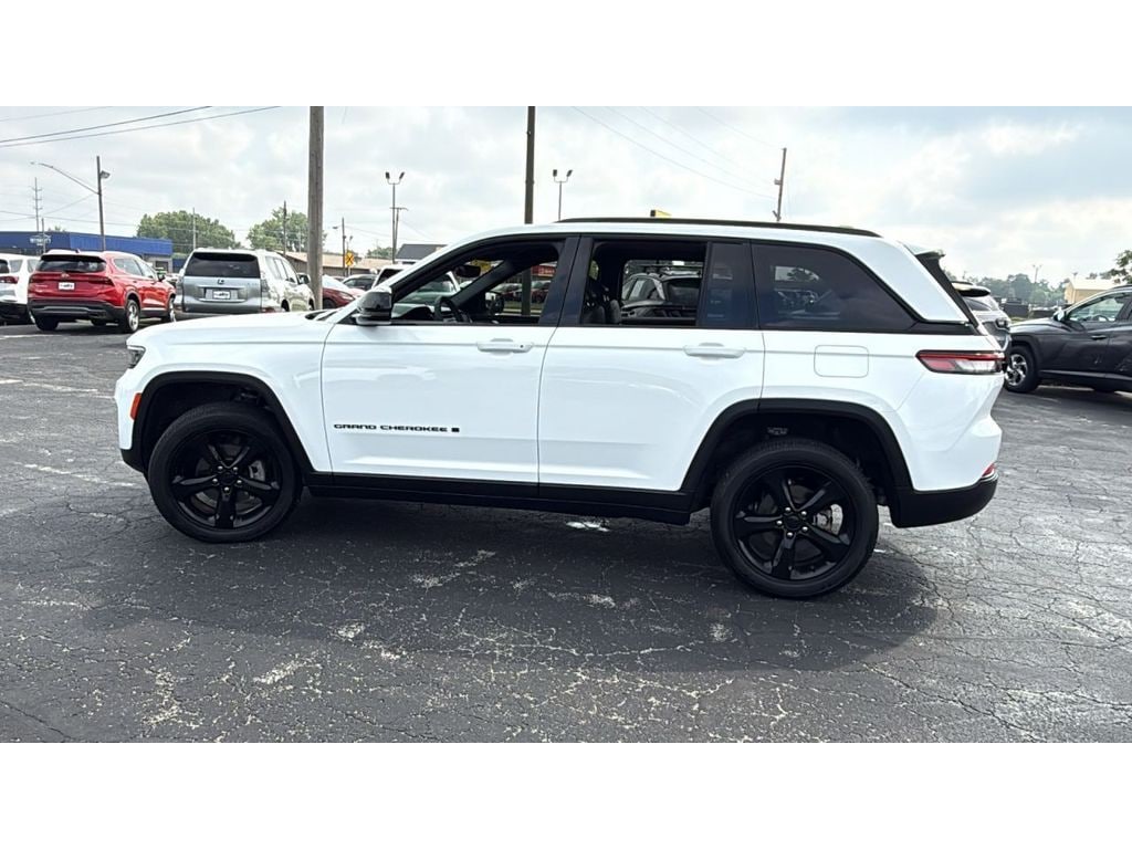Used 2024 Jeep Grand Cherokee Altitude X Sport Utility