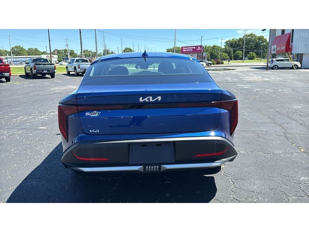 2025 Kia K4 LXS - Photo 6