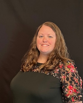 Staff member Stephanie Baez from ID_2bbb3546c94e