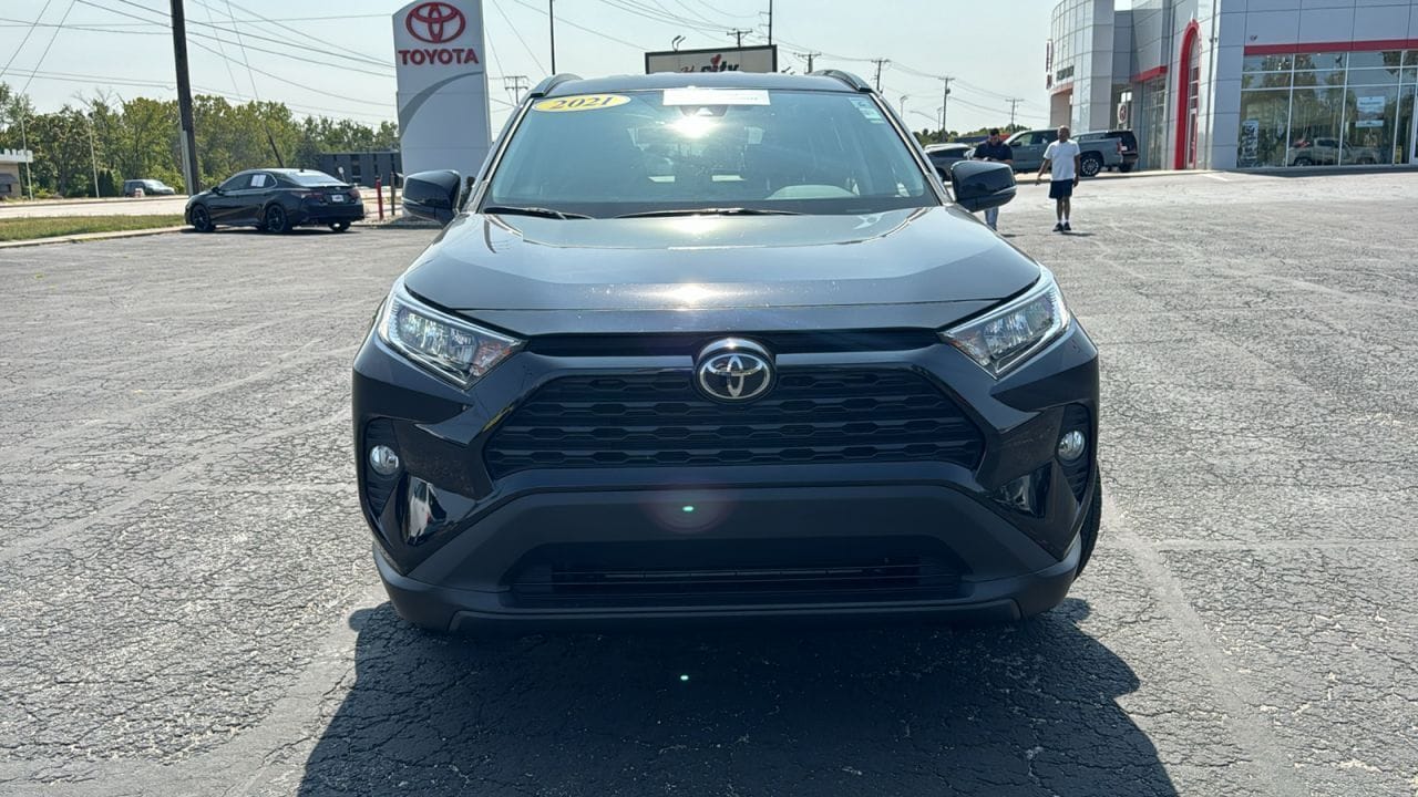 Certified 2021 Toyota RAV4 XLE with VIN 2T3P1RFVXMC236287 for sale in Elkhart, IN