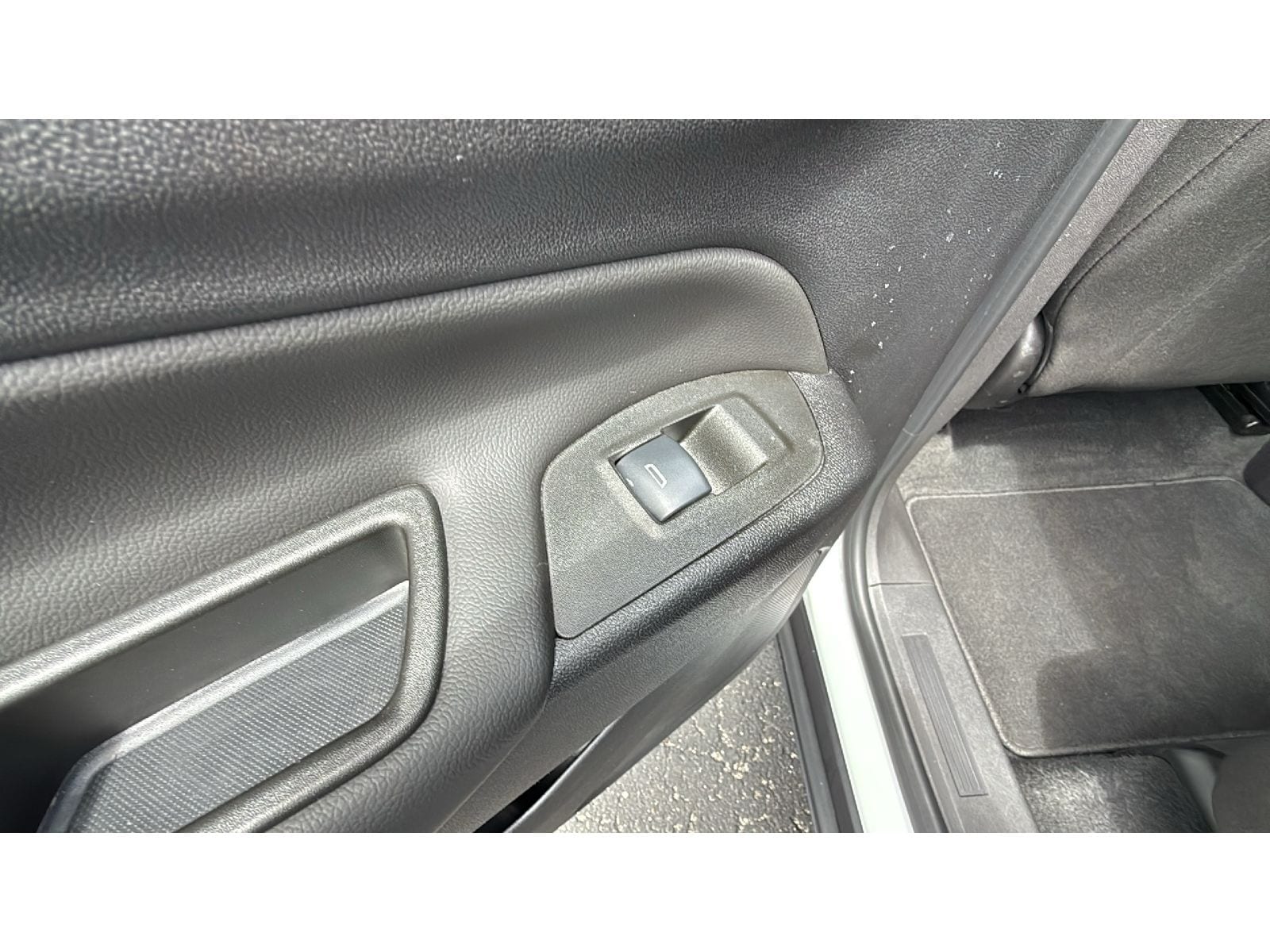 2024 Chevrolet Equinox LT - Photo 36
