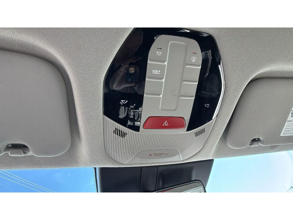 2025 Kia K4 LXS - Photo 21