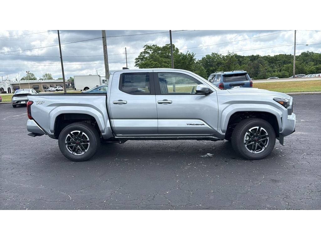 2026 Toyota Tacoma TRD Sport - Photo 8