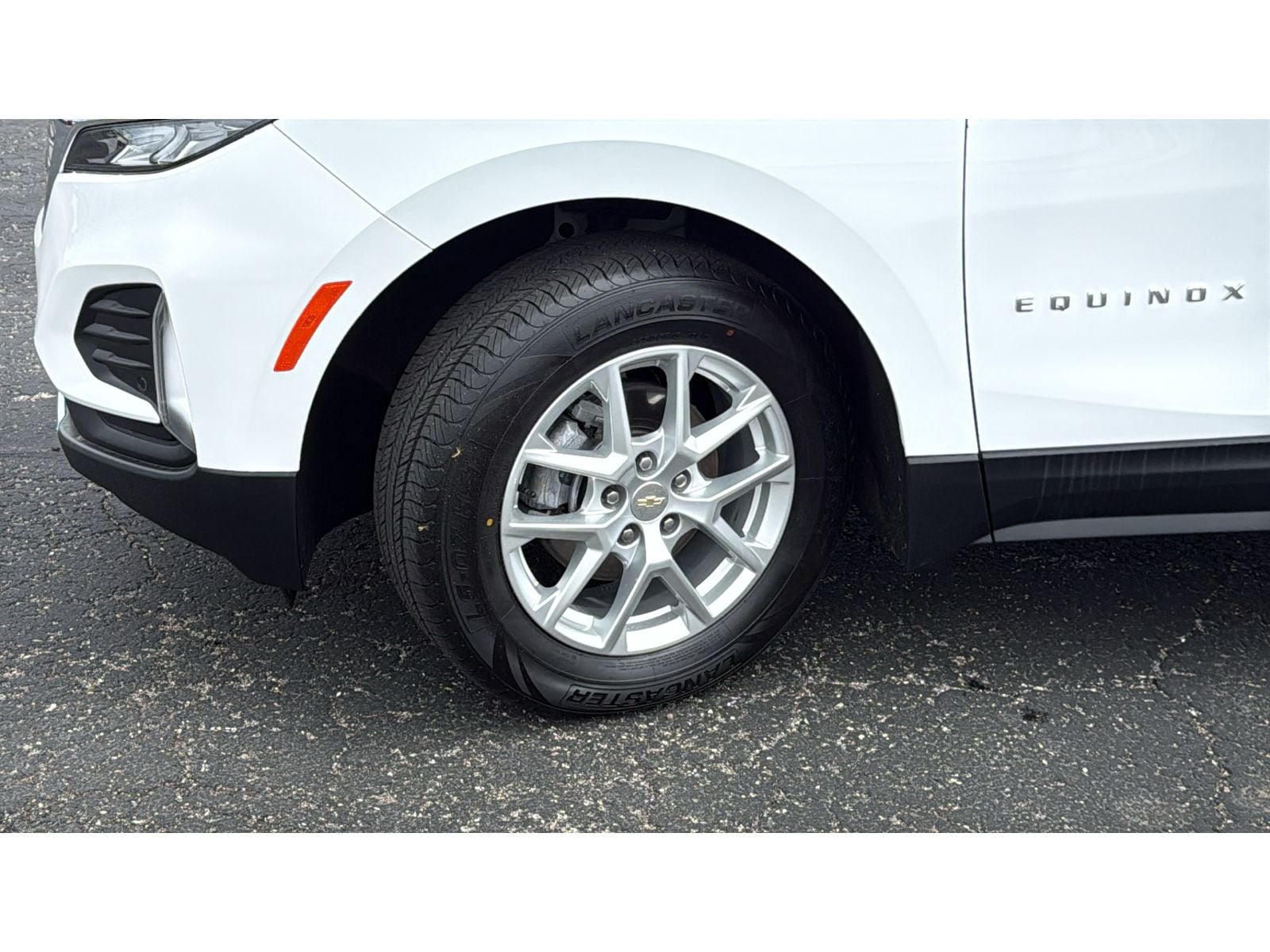 2024 Chevrolet Equinox LT - Photo 12