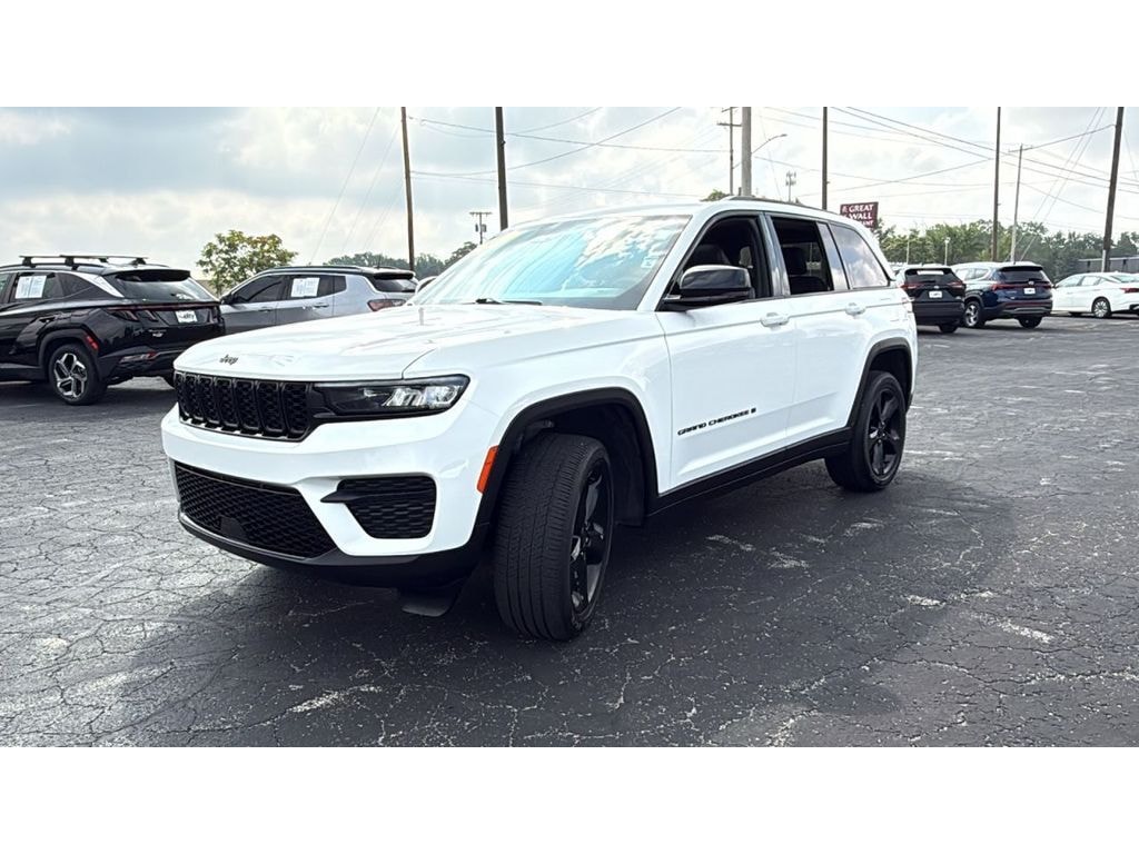 Used 2024 Jeep Grand Cherokee Altitude X Sport Utility