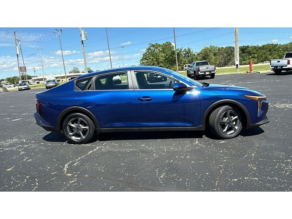 2025 Kia K4 LXS - Photo 8