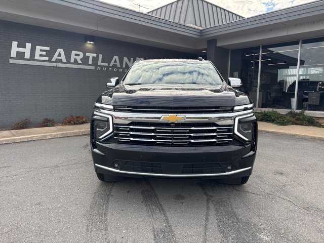 2025 Chevrolet Suburban Premier photo 2