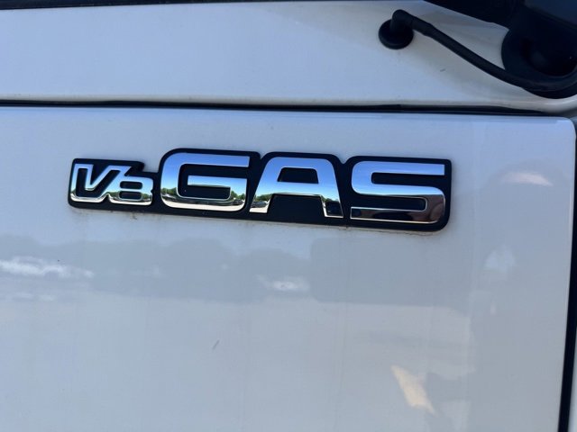 2024 Chevrolet Silverado photo 2