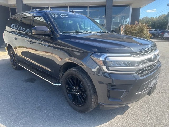 2022 Ford Expedition MAX XLT photo 2