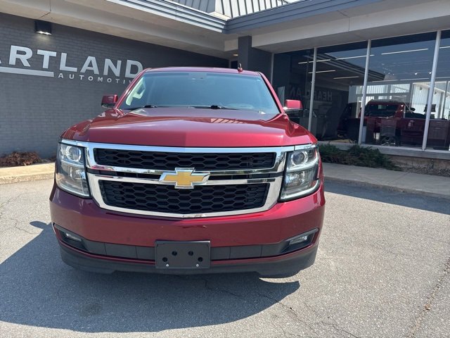 2016 Chevrolet Suburban LT photo 2
