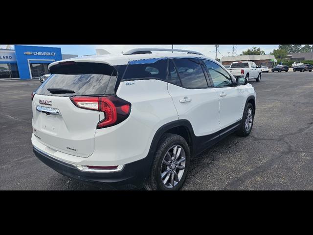 2024 Gmc Terrain SLT photo 2