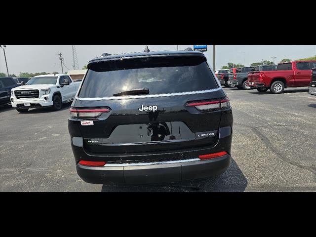 2024 Jeep Grand Cherokee Limited photo 3
