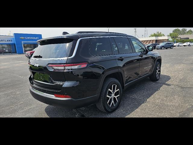 2024 Jeep Grand Cherokee Limited photo 2