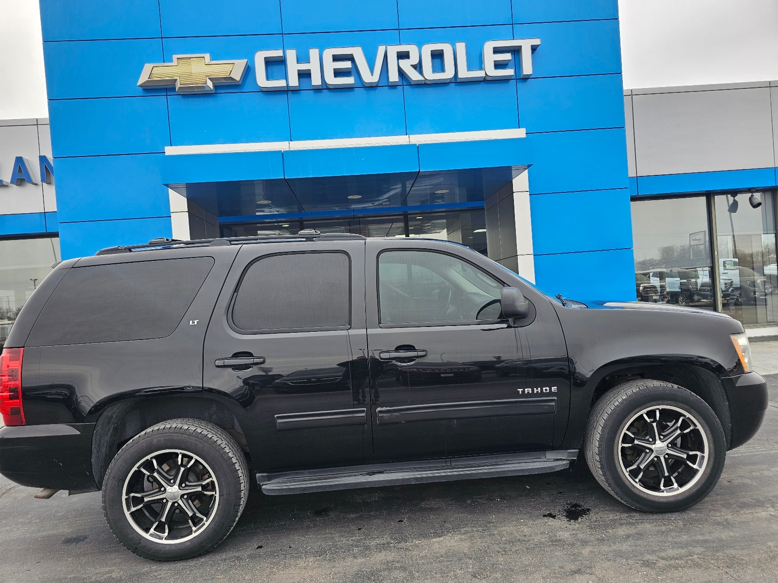 Used 2013 Chevrolet Tahoe LT with VIN 1GNSKBE00DR235871 for sale in Lexington, NE