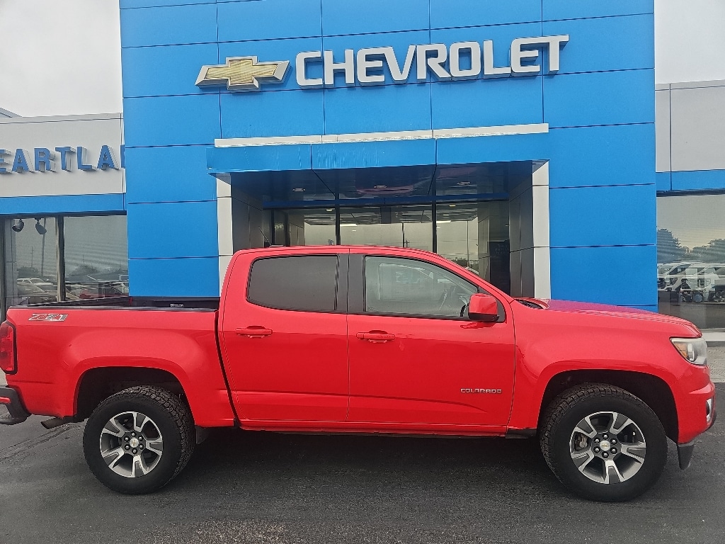 Used 2016 Chevrolet Colorado Z71 with VIN 1GCGTDE3XG1110946 for sale in Lexington, NE