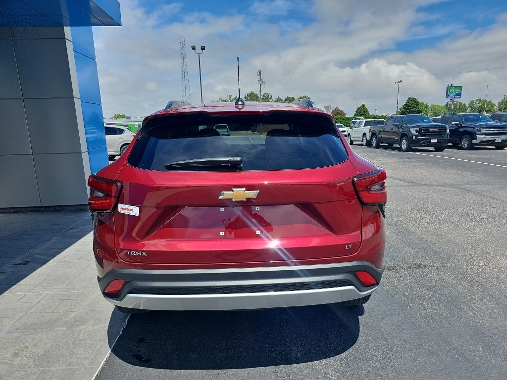 Used 2025 Chevrolet Trax LT SUV