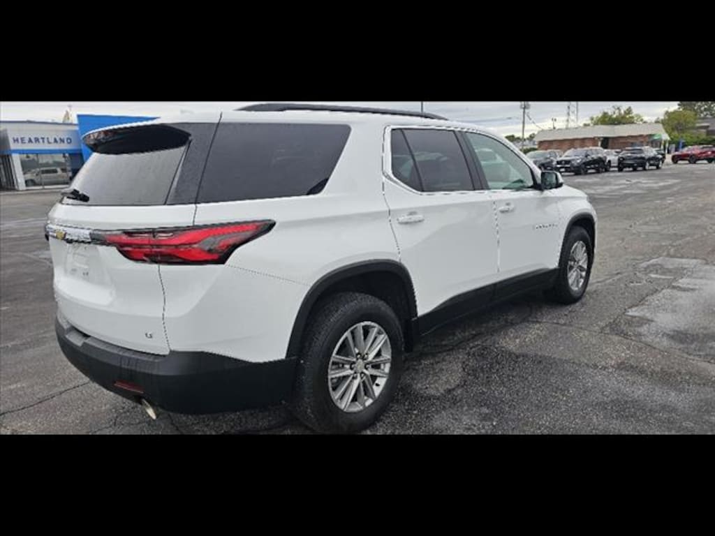 Used 2023 Chevrolet Traverse LT Cloth SUV