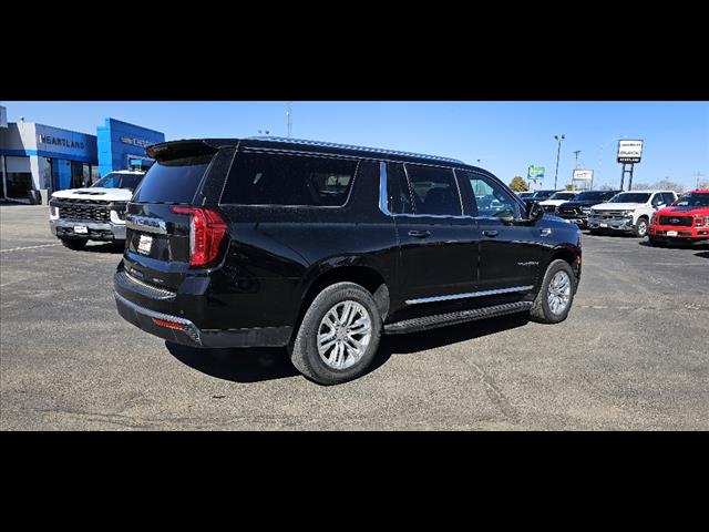 2023 Gmc Yukon XL SLT photo 3
