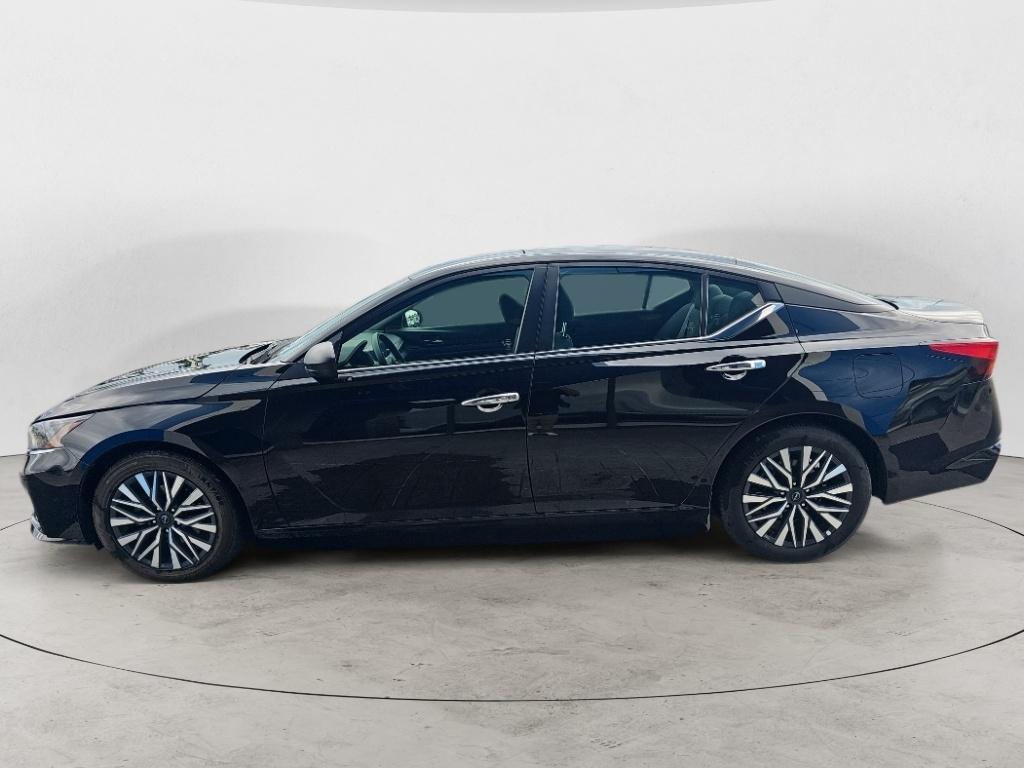 2025 Nissan Altima SV - Photo 6