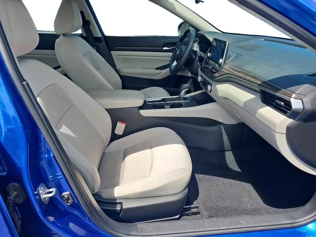 2025 Nissan Altima SV - Photo 10