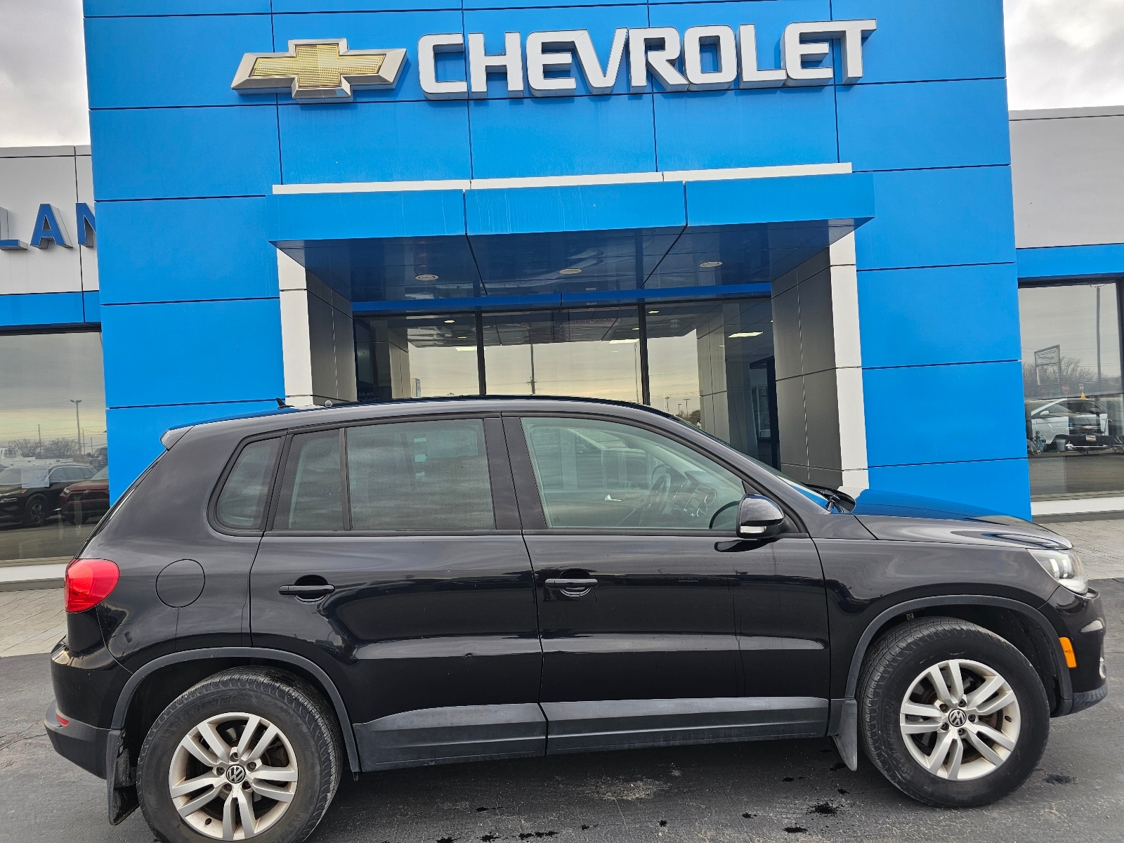 Used 2012 Volkswagen Tiguan S with VIN WVGBV7AXXCW604571 for sale in Lexington, NE