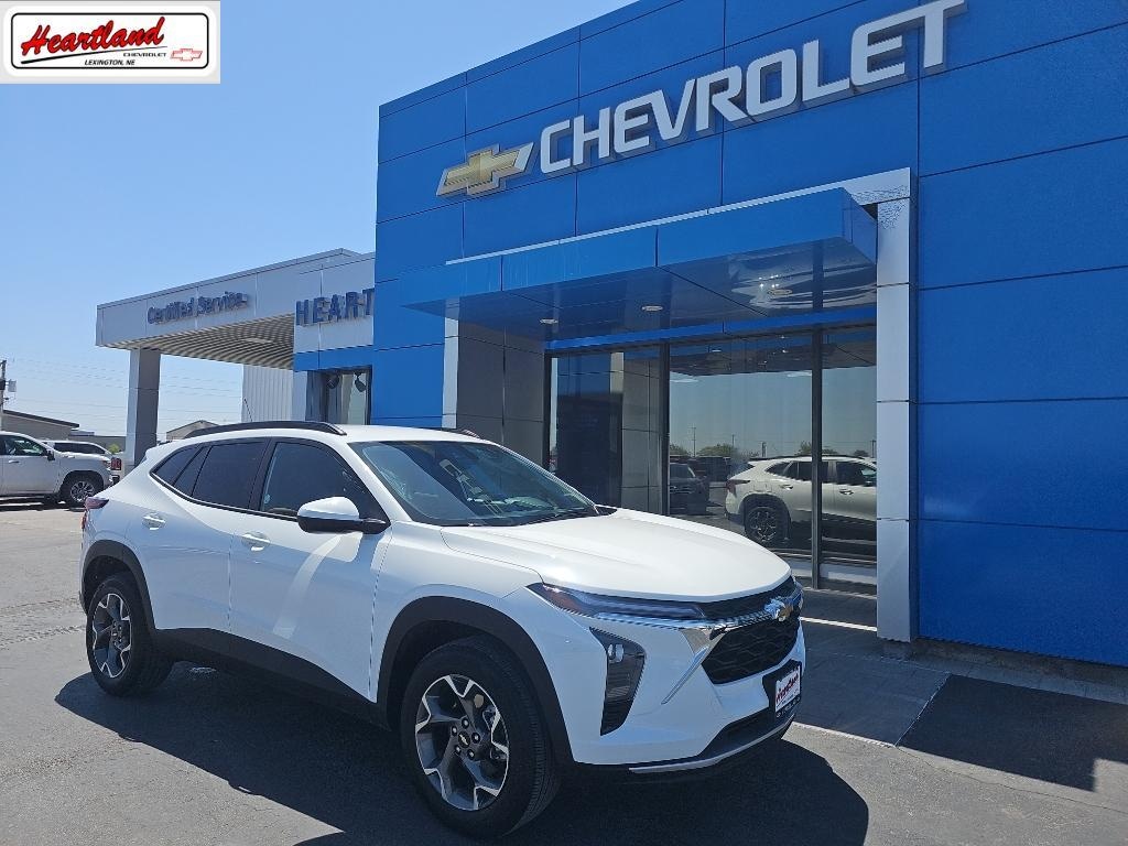 Used 2025 Chevrolet Trax LT SUV
