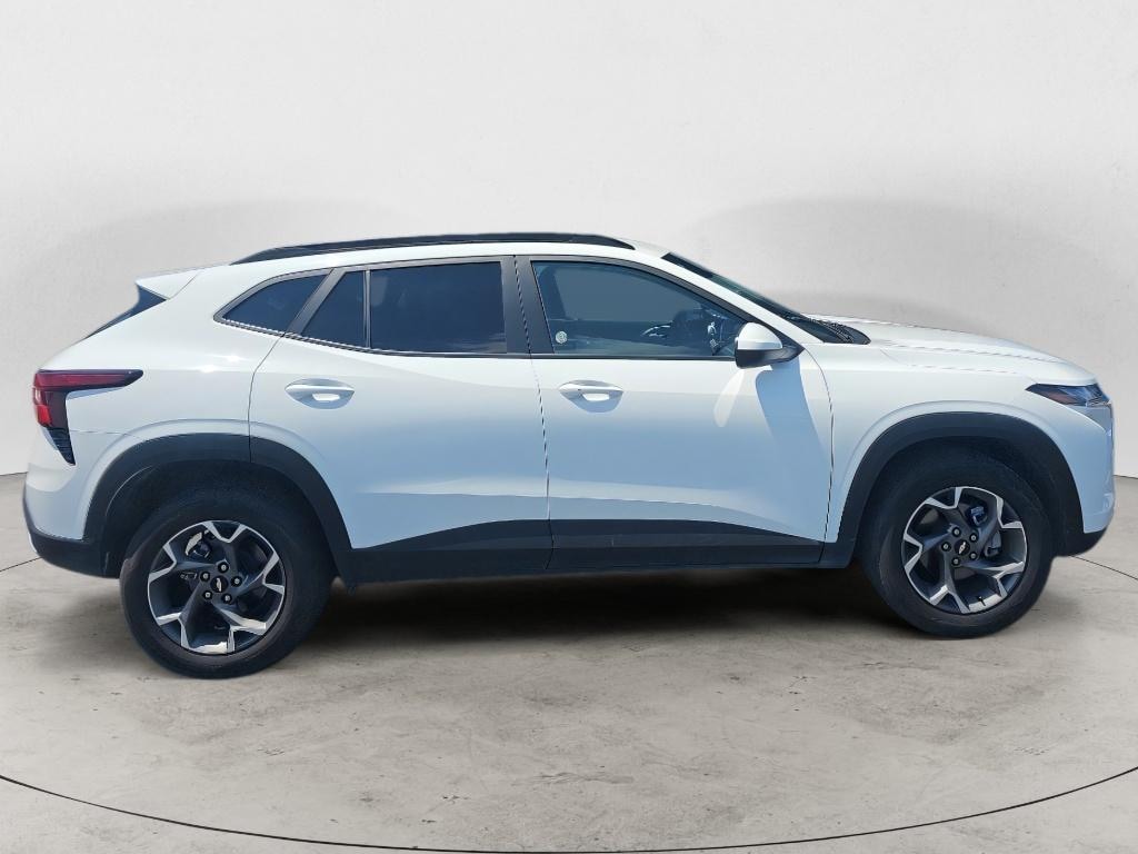 Used 2025 Chevrolet Trax LT SUV