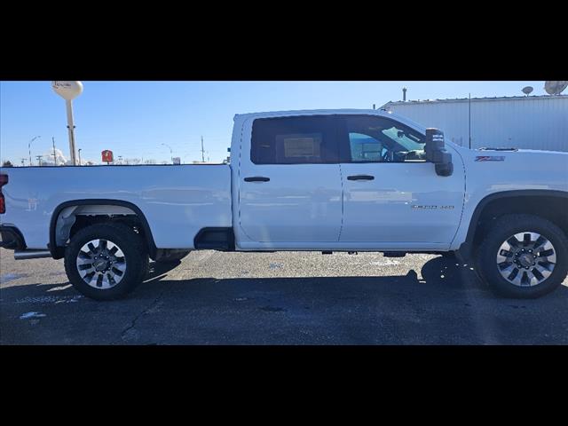 2024 Chevrolet Silverado 2500HD Custom photo 3
