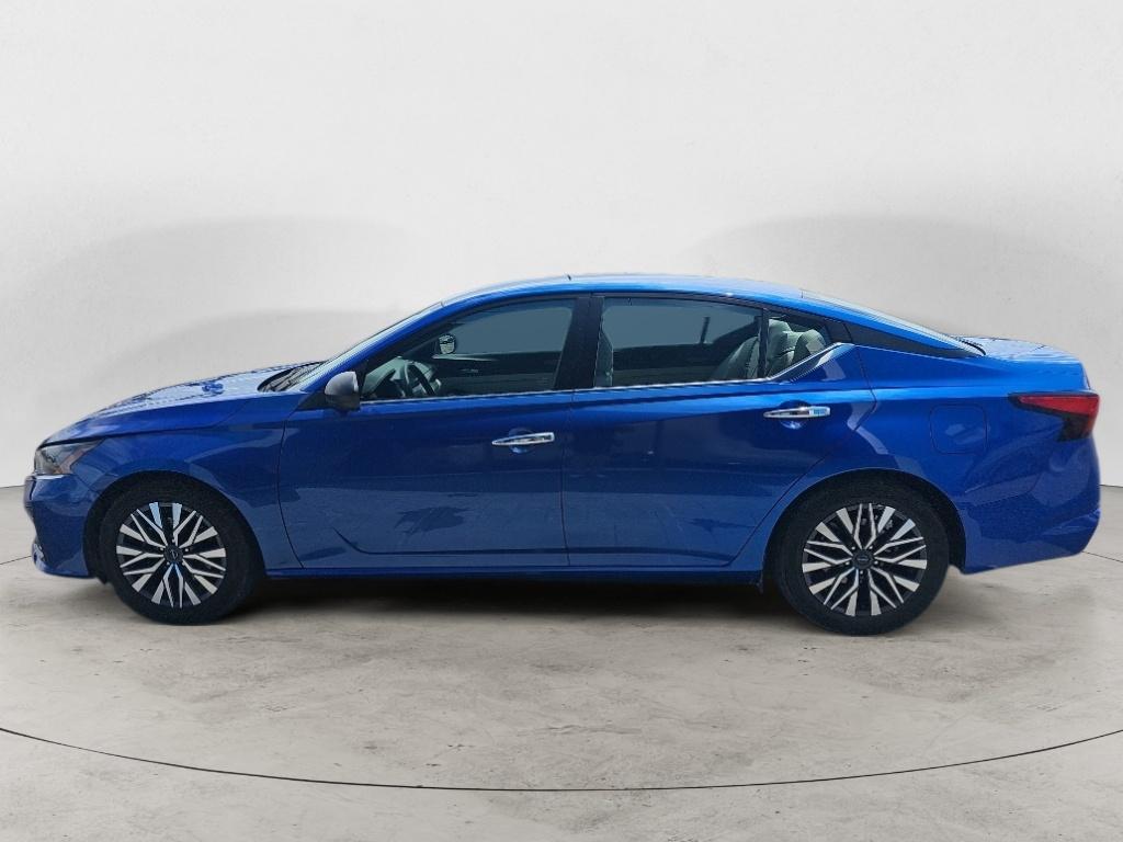 2025 Nissan Altima SV - Photo 6